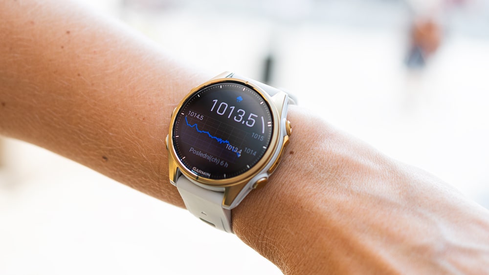 Garmin Fenix 8 – 43 mm, AMOLED, Sapphire, Soft Gold
